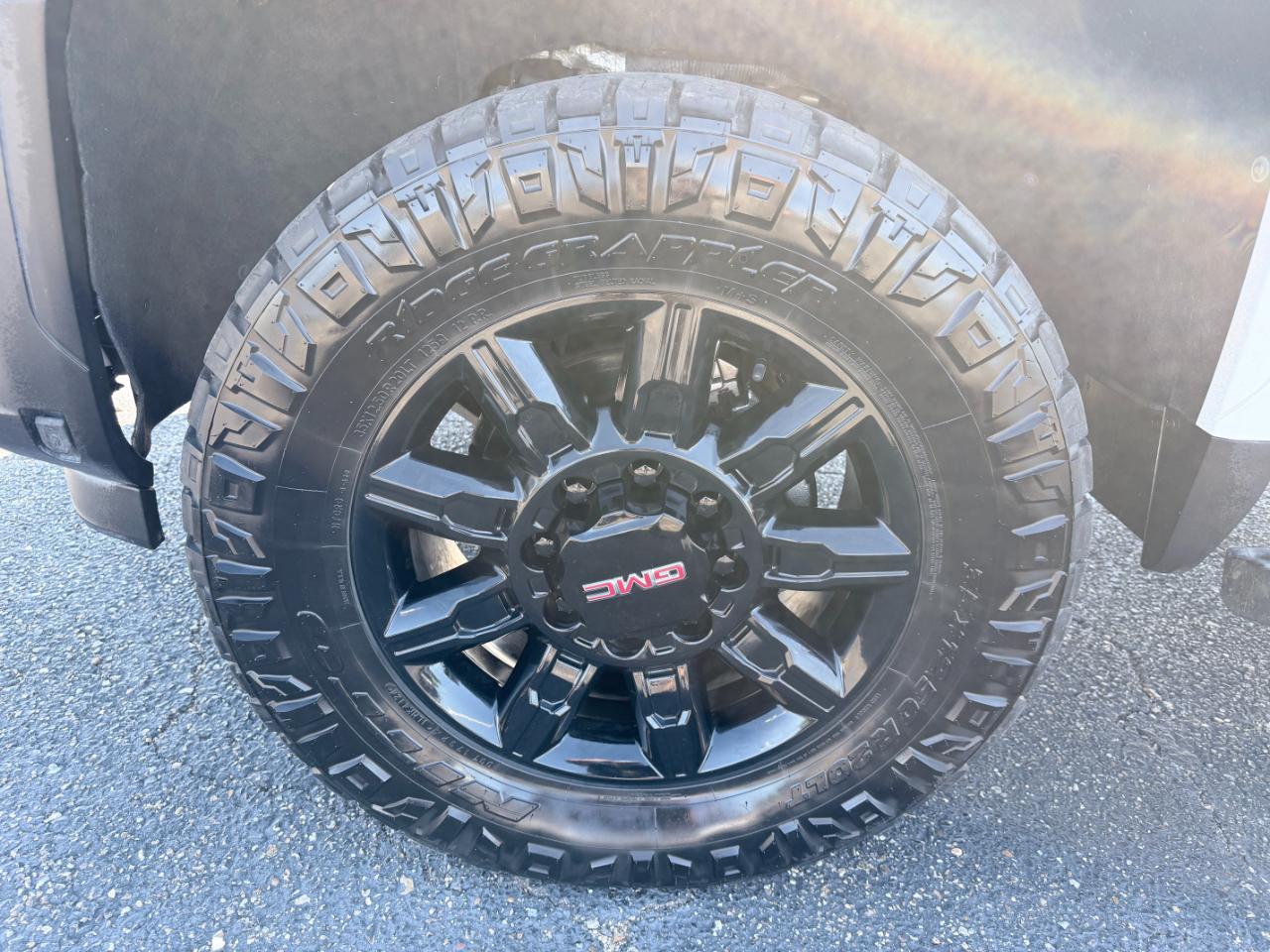 GMC Sierra 2500HD 4WD Crew Cab 159" AT4 2024