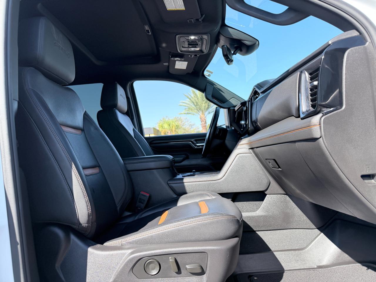 GMC Sierra 2500HD 4WD Crew Cab 159" AT4 2024