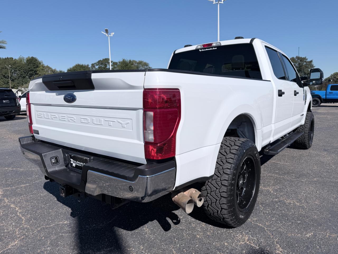 Ford Super Duty F-250 SRW XLT 4WD Crew Cab 8' Box 2022
