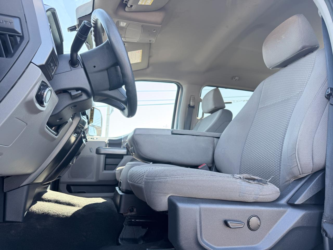 Ford Super Duty F-250 SRW XLT 4WD Crew Cab 8' Box 2022