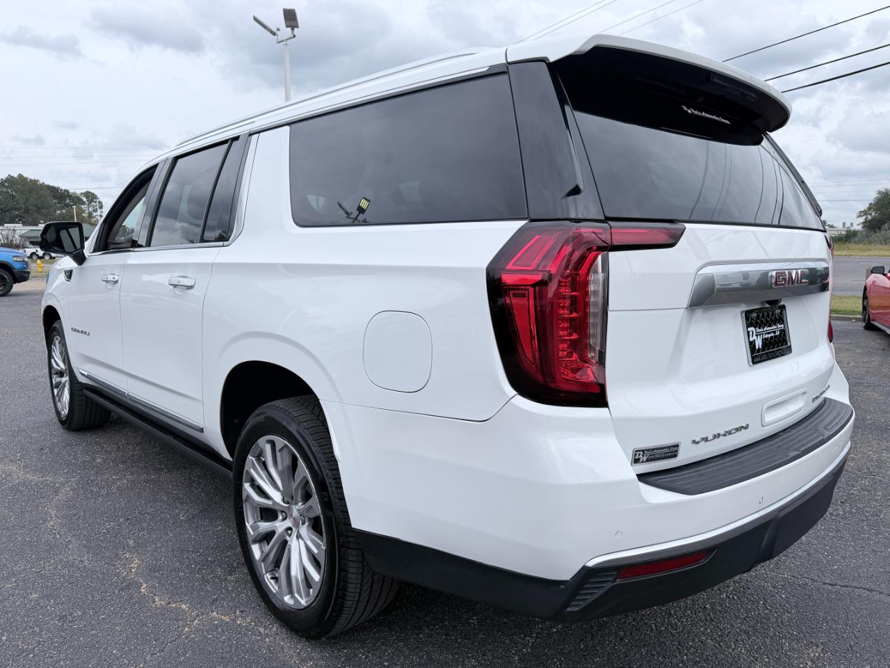 GMC Yukon XL 2WD 4dr Denali 2022
