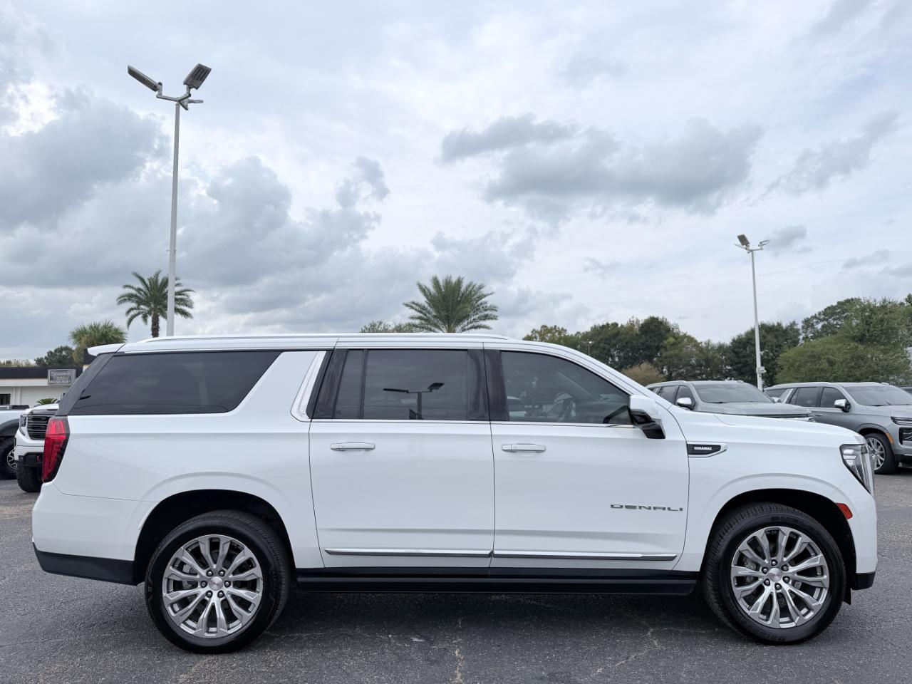 GMC Yukon XL 2WD 4dr Denali 2022