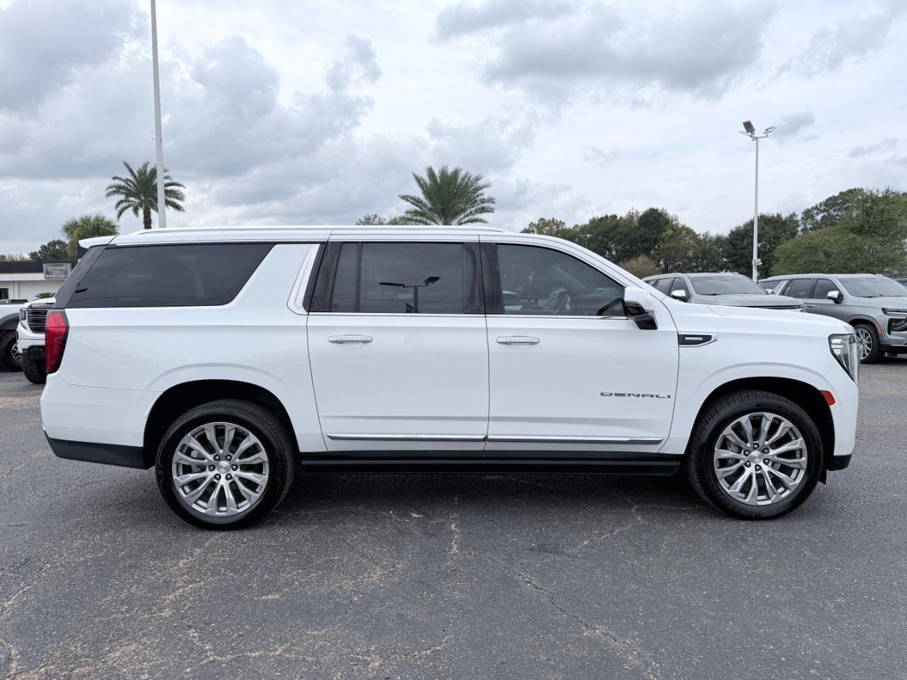 GMC Yukon XL 2WD 4dr Denali 2022