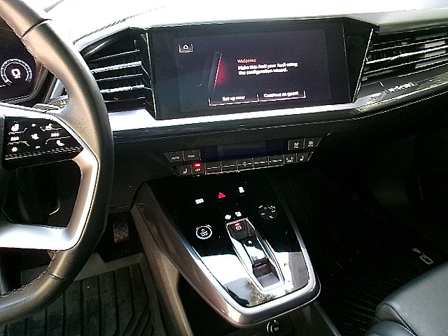 Audi Q4 e-tron  2022 Audi Q4 e-tron  2022