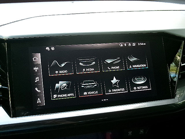Audi Q4 e-tron  2022 Audi Q4 e-tron  2022