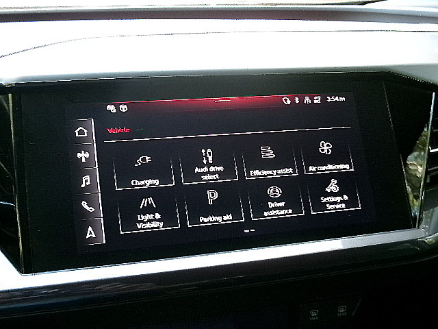 Audi Q4 e-tron  2022 Audi Q4 e-tron  2022