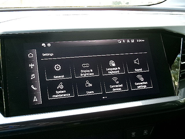 Audi Q4 e-tron  2022 Audi Q4 e-tron  2022