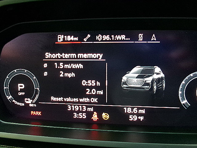 Audi Q4 e-tron  2022 Audi Q4 e-tron  2022