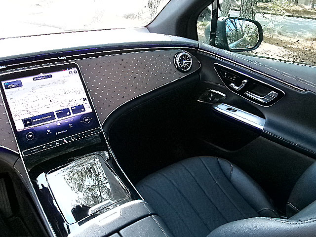 Mercedes-Benz EQE  2023