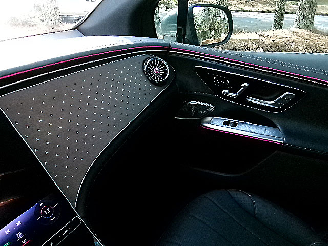 Mercedes-Benz EQE  2023