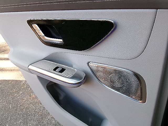 Mercedes-Benz EQE  2023