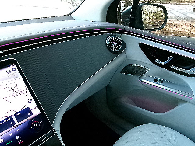 Mercedes-Benz EQE  2023