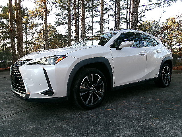 Lexus UX  2020