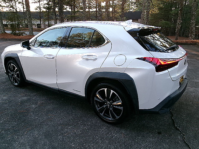 Lexus UX  2020