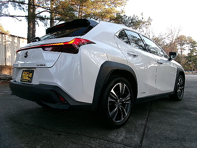 Lexus UX  2020