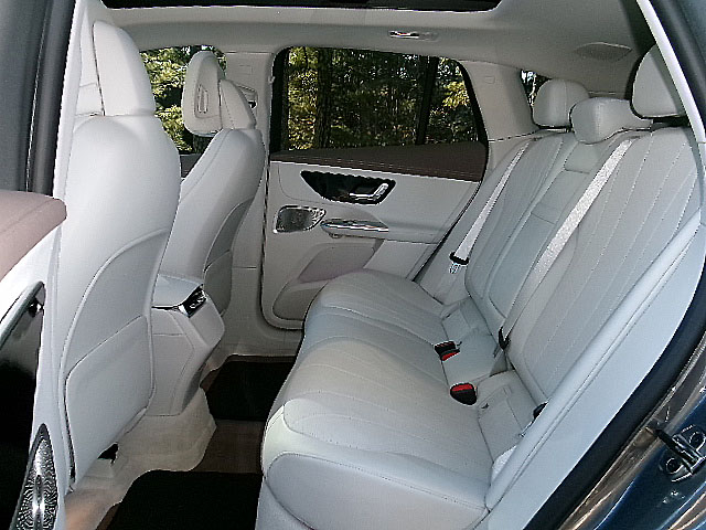 Mercedes-Benz EQE  2023