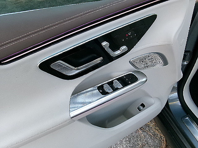 Mercedes-Benz EQE  2023