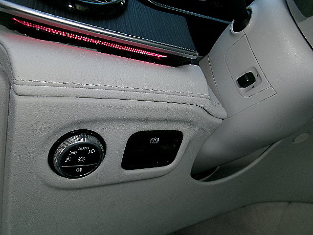 Mercedes-Benz EQE  2023