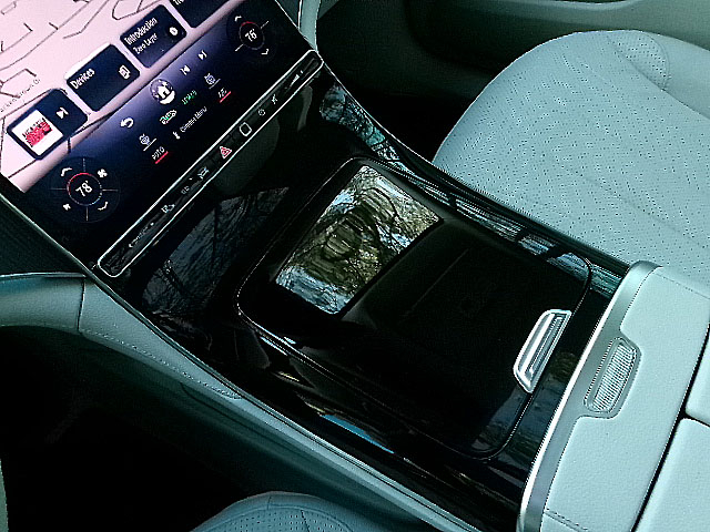 Mercedes-Benz EQE  2023