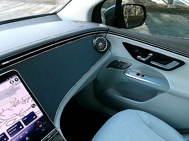 Mercedes-Benz EQE  2023