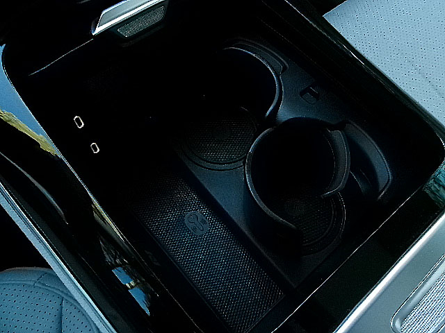 Mercedes-Benz EQE  2023