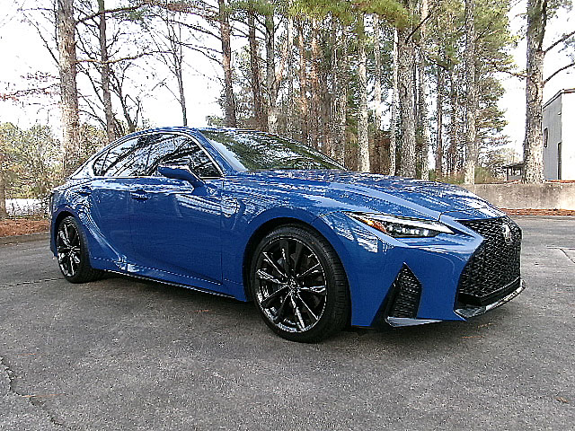 Lexus IS  2022