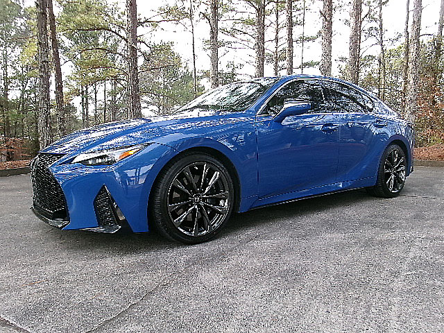 Lexus IS  2022