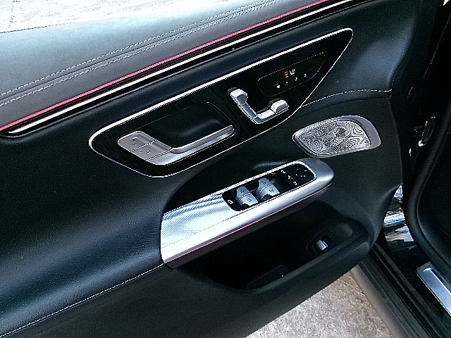 Mercedes-Benz EQE  2023