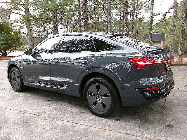Audi Q8 e-tron Sportback  2024