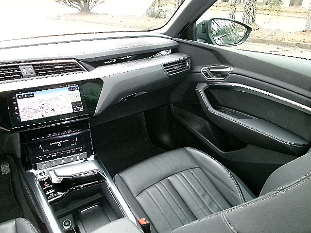 Audi Q8 e-tron Sportback  2024