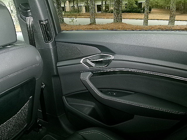 Audi Q8 e-tron Sportback  2024