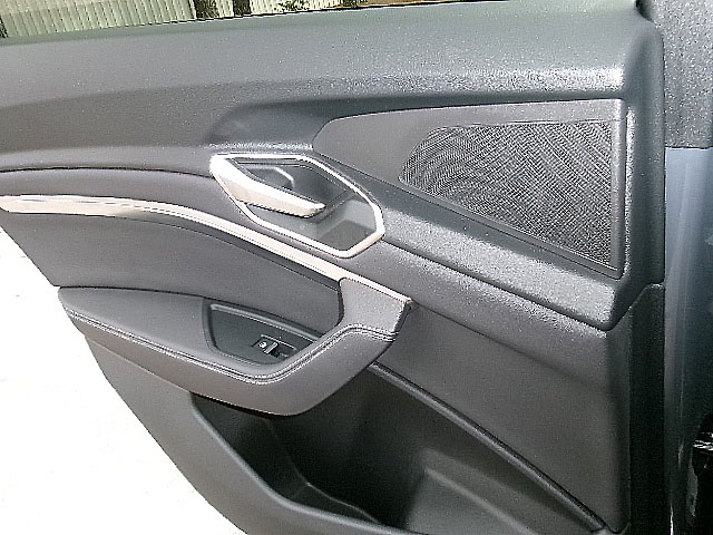 Audi Q8 e-tron Sportback  2024