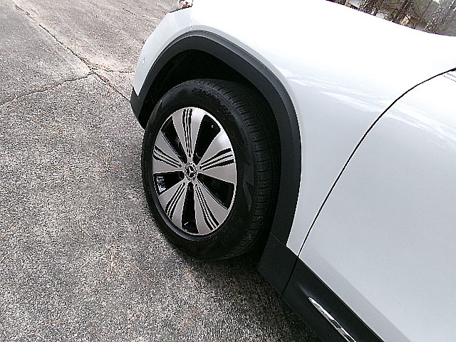 Mercedes-Benz EQB  2023