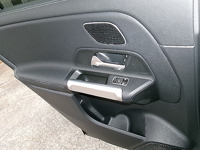 Mercedes-Benz EQB  2023