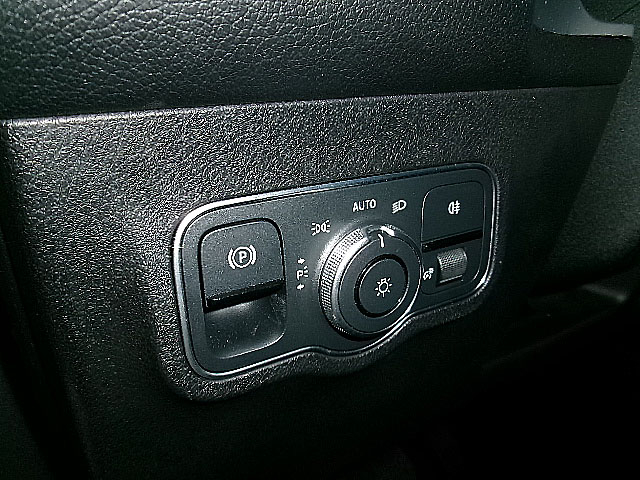 Mercedes-Benz EQB  2023