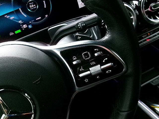 Mercedes-Benz EQB  2023