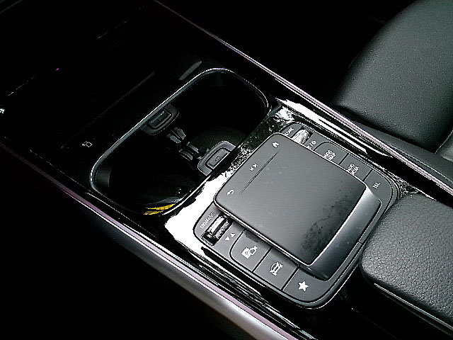 Mercedes-Benz EQB  2023