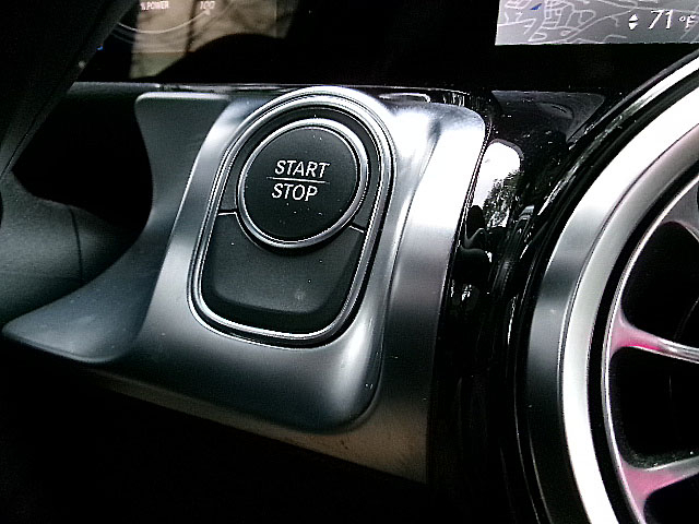 Mercedes-Benz EQB  2023