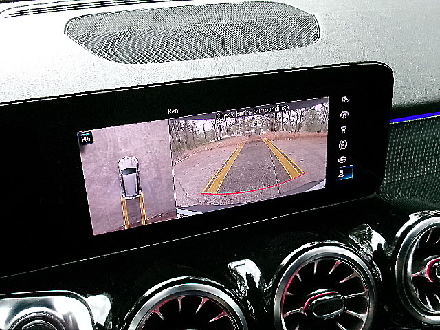 Mercedes-Benz EQB  2023