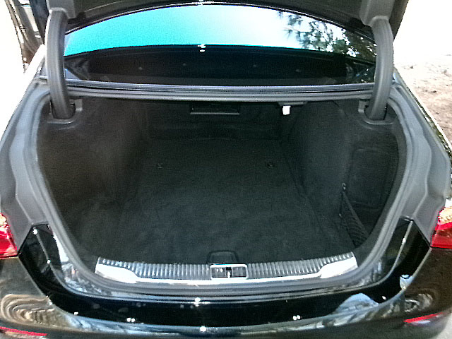 Mercedes-Benz S-Class  2023