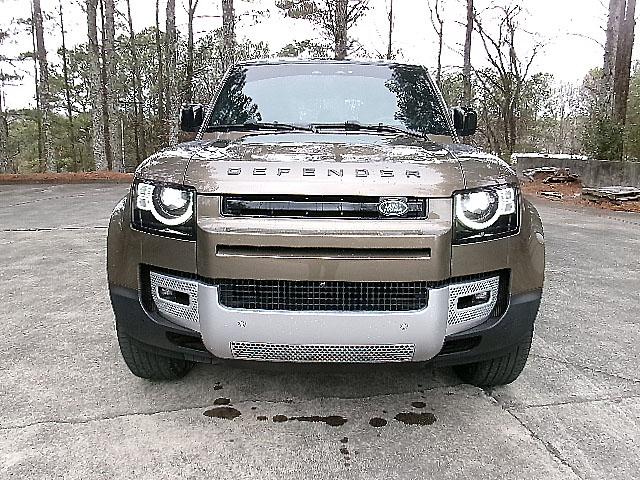 Land Rover Defender  2024