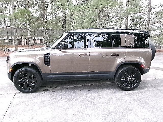 Land Rover Defender  2024