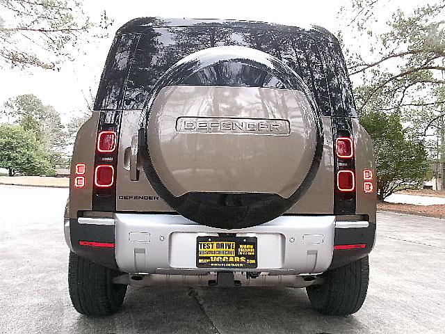 Land Rover Defender  2024