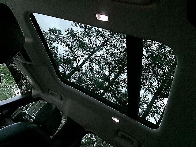 Land Rover Defender  2024