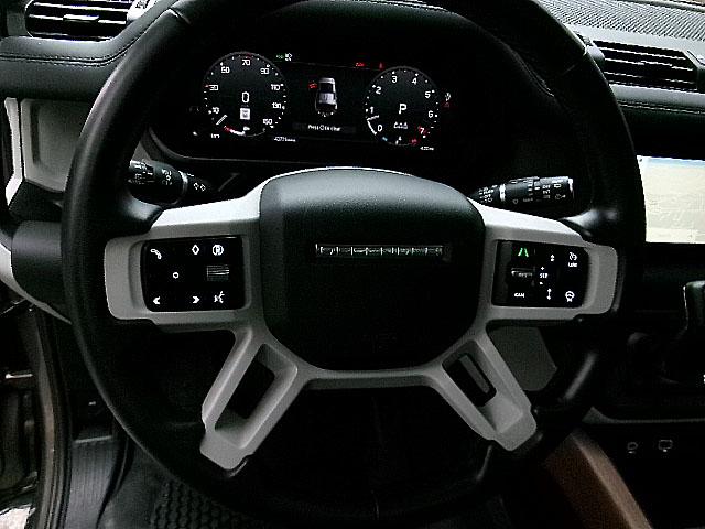 Land Rover Defender  2024