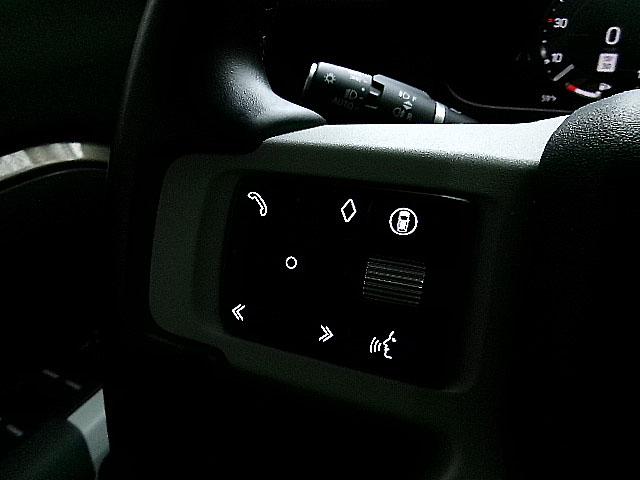 Land Rover Defender  2024