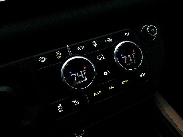 Land Rover Defender  2024