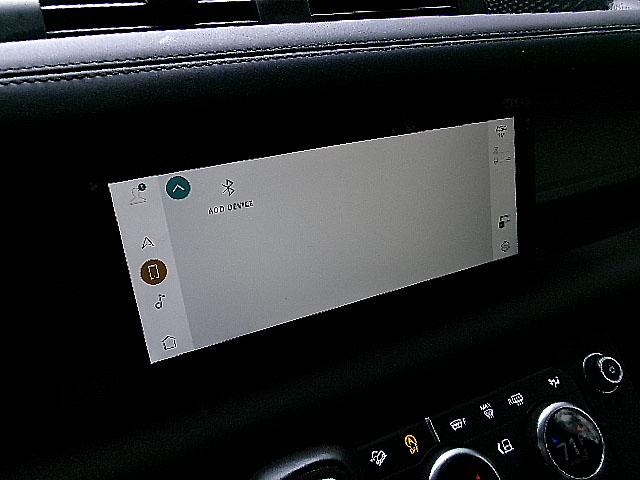 Land Rover Defender  2024