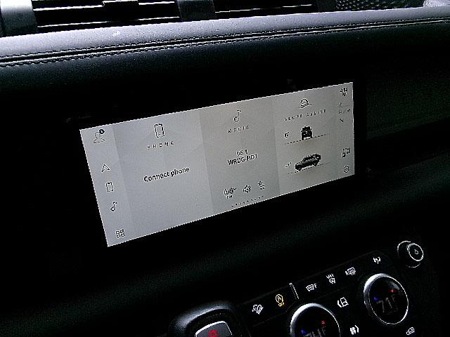 Land Rover Defender  2024