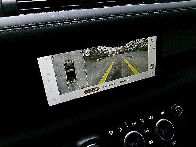 Land Rover Defender  2024